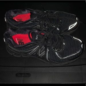 Black NB running shoes